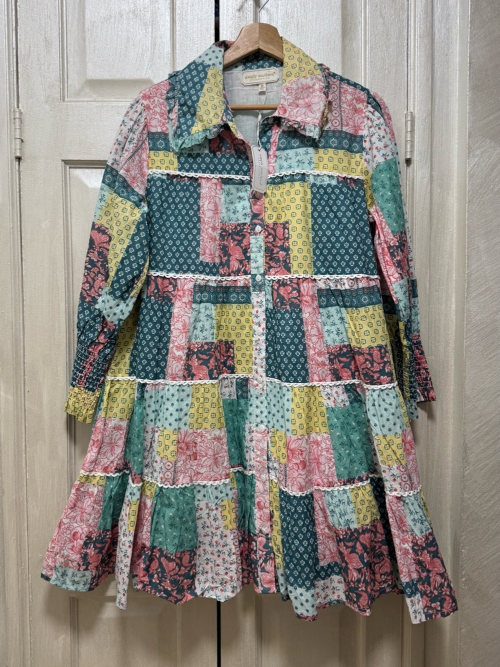 Simply Southern Size S Allie Quilted
Patchwork Floral Pattern Long Sleeve Dress